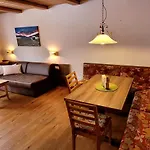 公寓 查莱讷木屋酒店 *