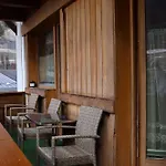查莱讷木屋酒店 *