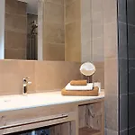 查莱讷木屋酒店 公寓 *